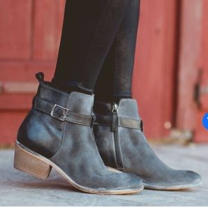 Roan Uma grey leather ankle boots